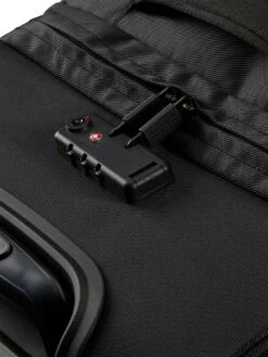 American Tourister Large Duffle With Wheels 12 American Tourister Large Duffle With Wheels -Lifestyle Shop A591135 4