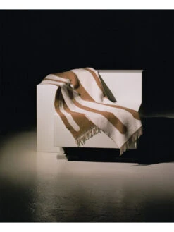 Brush Blanket -Lifestyle Shop A621306 3